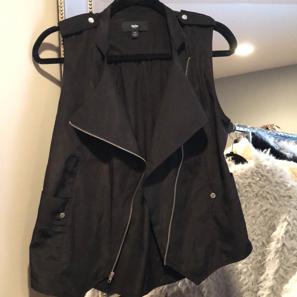 Black vest